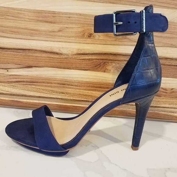 Gianni Bini High Heels Suede Strap Color Blue Size 8.5 - Picture 5 of 15